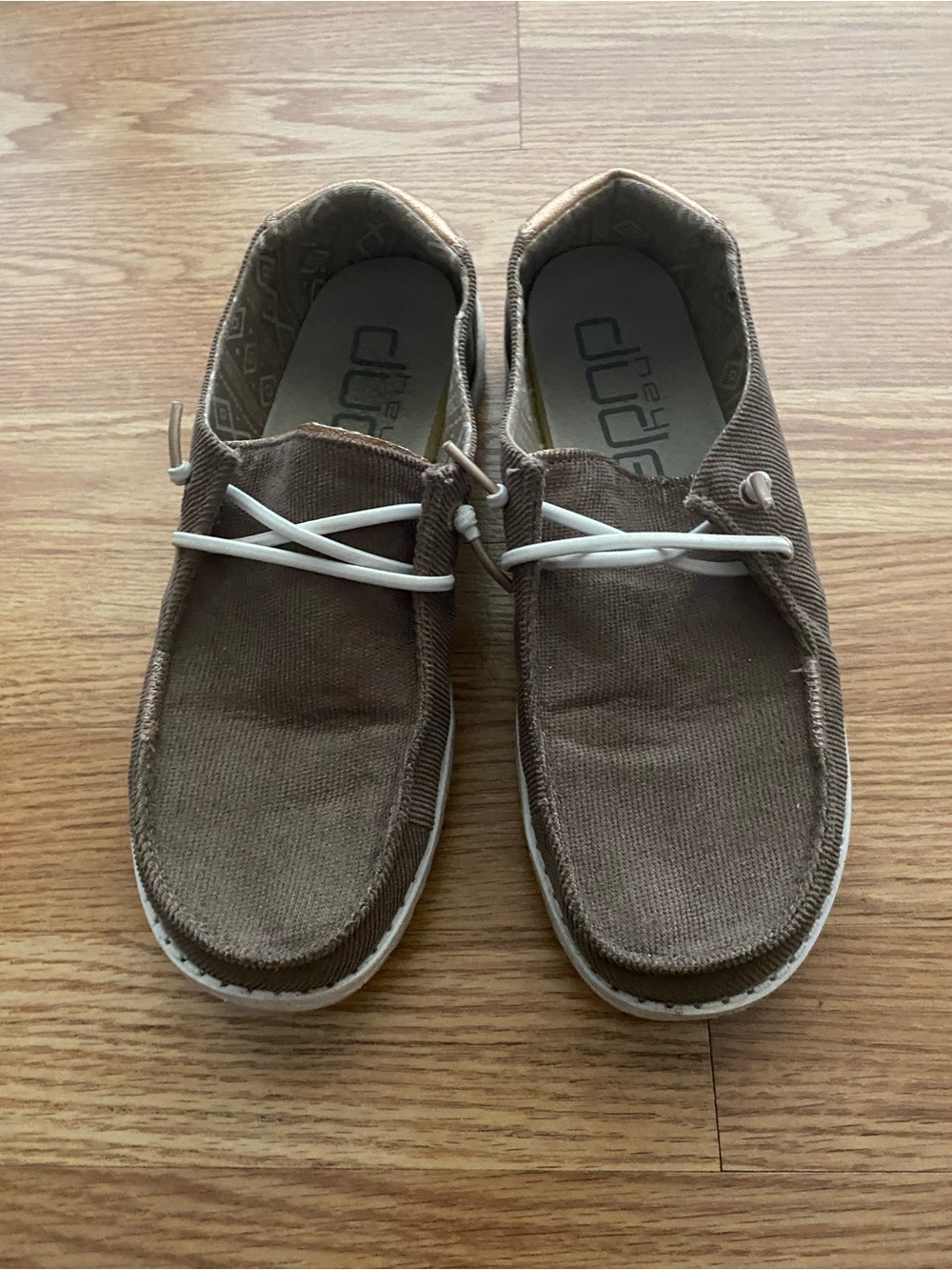 Womens Hey Dude Brown Canvas Slip-On Loafers with White Laces Size 7